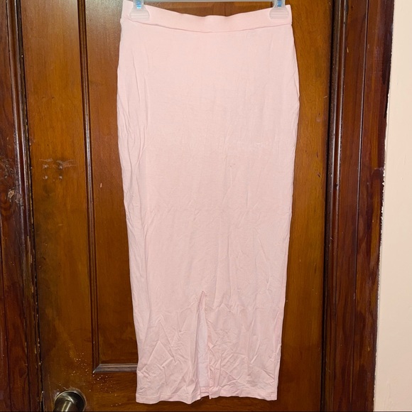 Adorable baby pink midi pencil skirt🌸 - Picture 2 of 4
